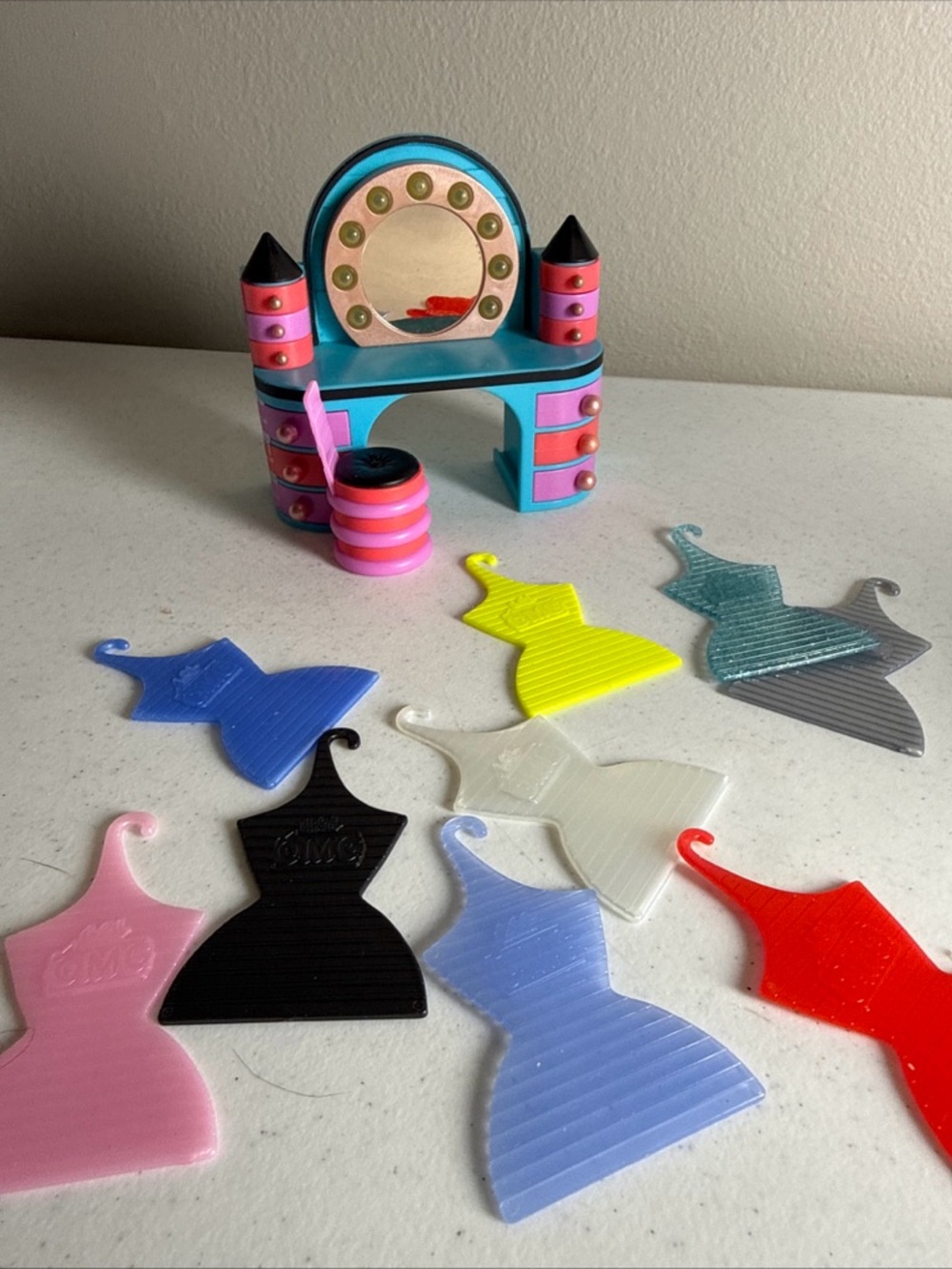 Lol Surprise OMG Doll House Furniture Makeup Vanity Table & Hanger